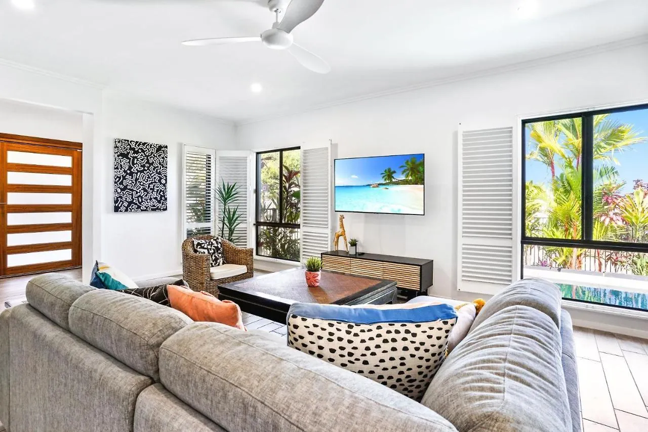 Flagship Villa Trinity Beach 0*,